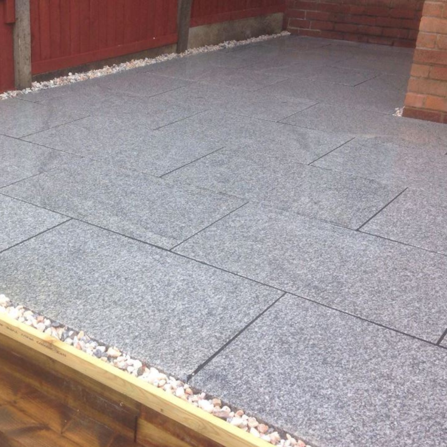 Silver Grey - Granite Paving Slabs - Sawn Edge (900x600x20mm)